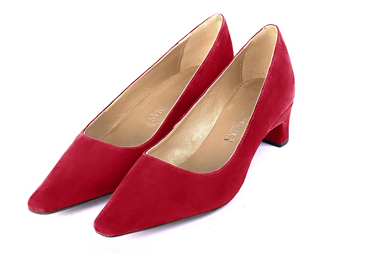 Red hot sale low pumps